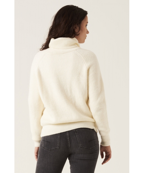 Светр жіночий J10241/6588